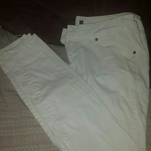 White skinny jeans