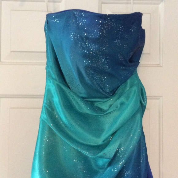 ONYX Nite blue and green gown - Picture 2 of 2