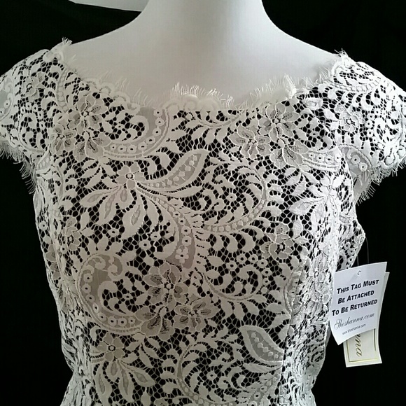 Ivory Lace Dress - Picture 4 of 4