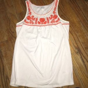 Old Navy White tank with embroidered flowers