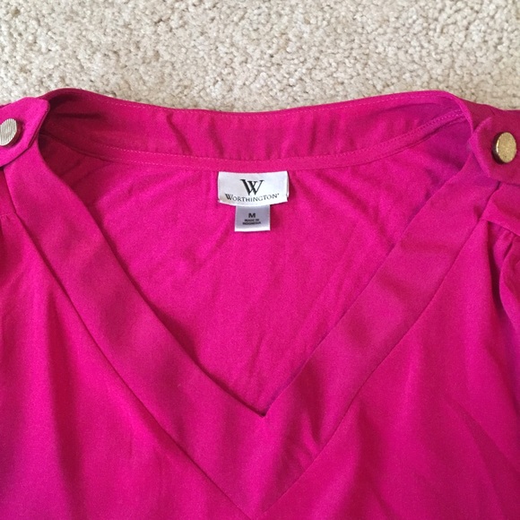 š«SOLD IN BUNDLE!š«Fuschia V Neck blouse - Picture 2 of 4