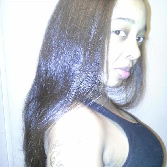 Meet your Posher, Claudia - Picture 1 of 1