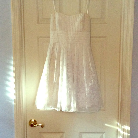 B. Darlin white dress