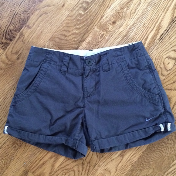 Nike Pants - 🌷SALE🌷NIKE gray cuffed casual shorts! 💕