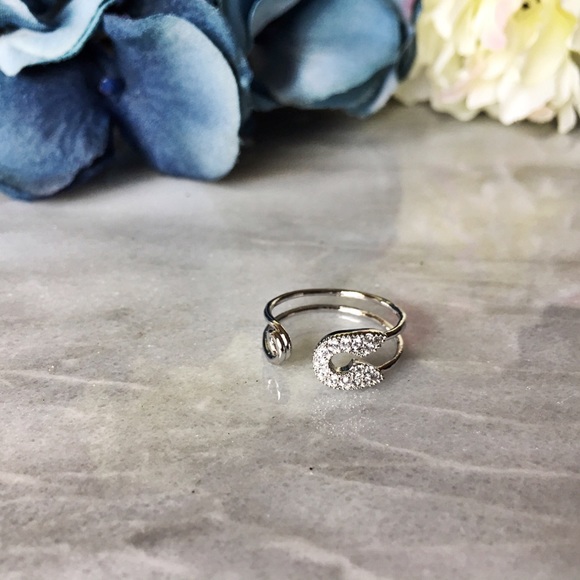 NEW | Safety Pin Adjustable Ring in Silver Tone