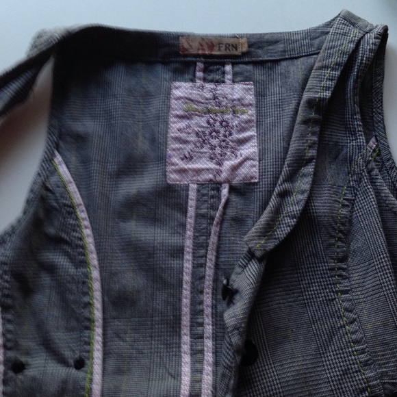 Vest - Picture 2 of 3