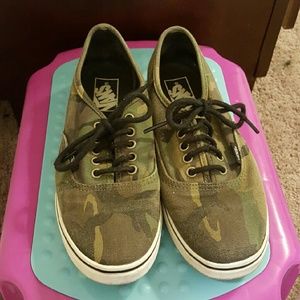 Camo lace up Vans