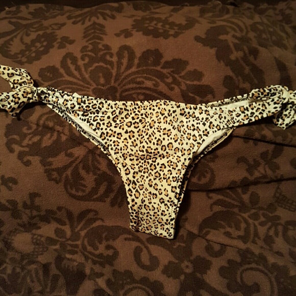 Victoria's Secret "The Side-Tie Itsy"  Leopard- M