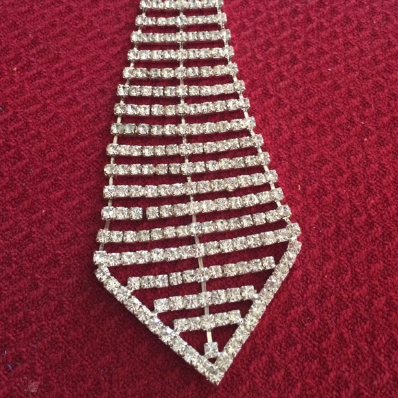 Necklace - Picture 2 of 4