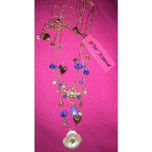 Betsey Johnson Bumblebee and flower necklace 🐝💙