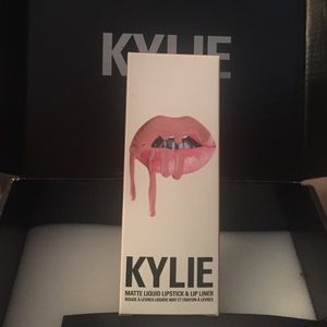 Kylie Jenner Koko k Matte lip gloss