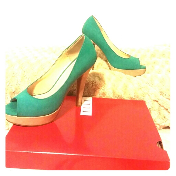 comfortable and stylish teal with beige high heels - Picture 1 of 1