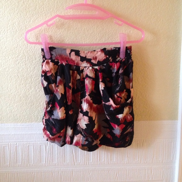 Urban outfitters, printed shorts