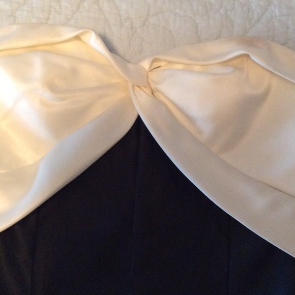 Jessica McClintock black and white gown - Picture 3 of 4