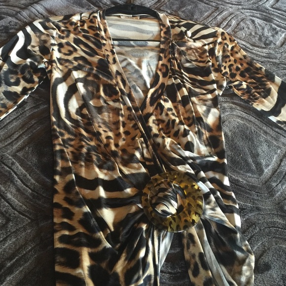 Cache Leopard Print Top! - Picture 3 of 4
