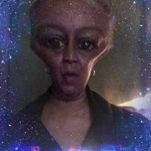 Meet your Posher, Debora