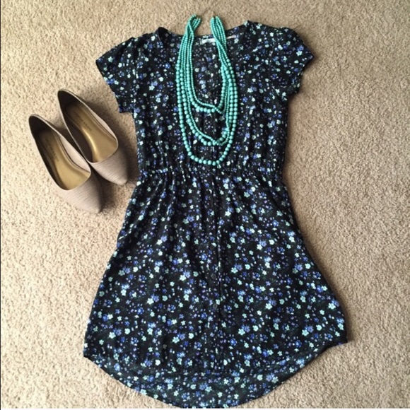 🚫BUNDLED!🚫 NWOT Urban Outfitters floral dress - Picture 2 of 4