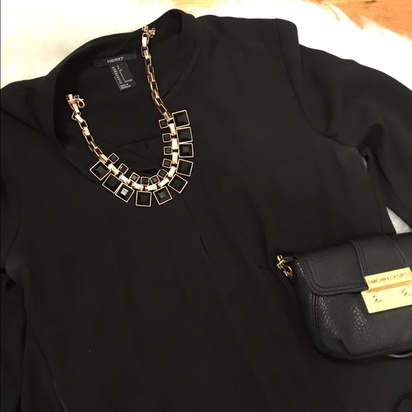 Black blouse with pocket