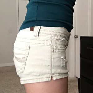 Super cute Khaki shorts