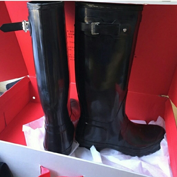 Hunter Gloss Boots - Picture 2 of 3