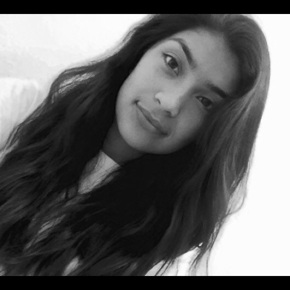 Meet your Posher, Alondra - Picture 1 of 1