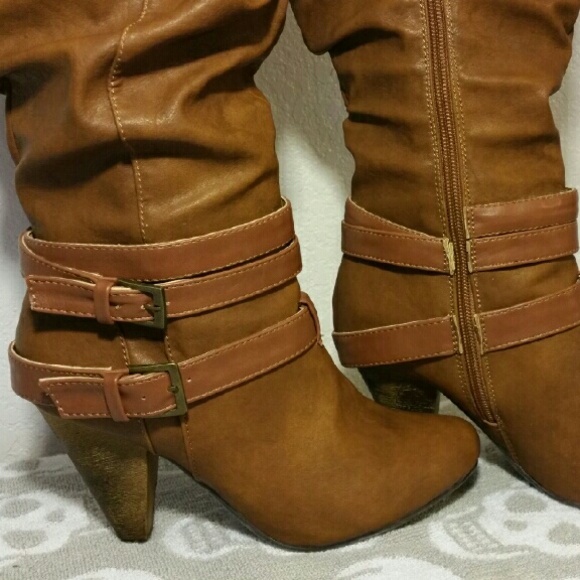 Boots - Picture 2 of 4