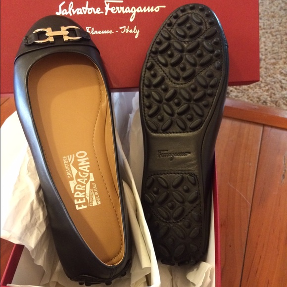 Salvatore Ferragamo Pabla flats. Size 6, Black. - Picture 2 of 2