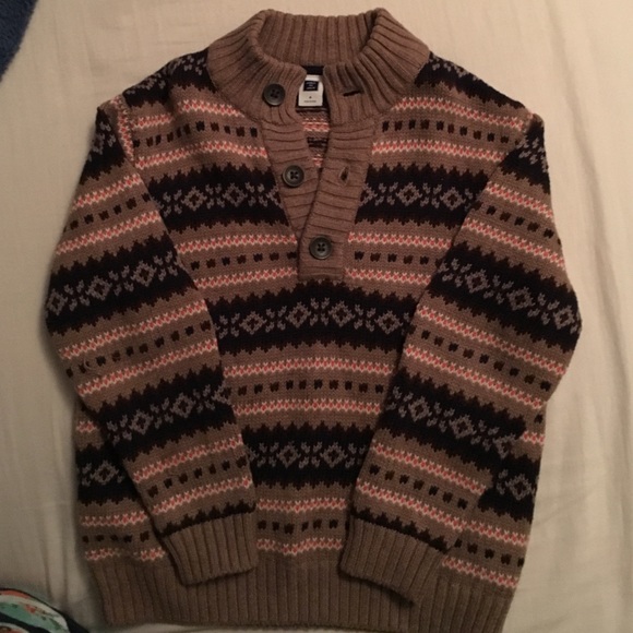 Boys size 4 sweater