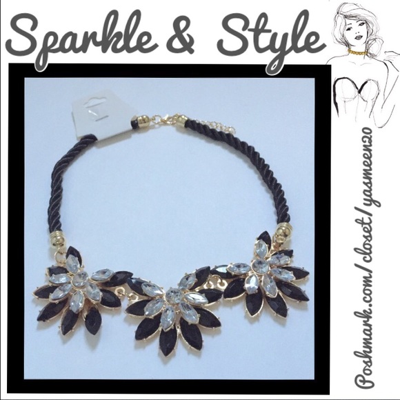 ✨Black and clear rhinestone, gold tone necklace ✨ - Picture 2 of 3