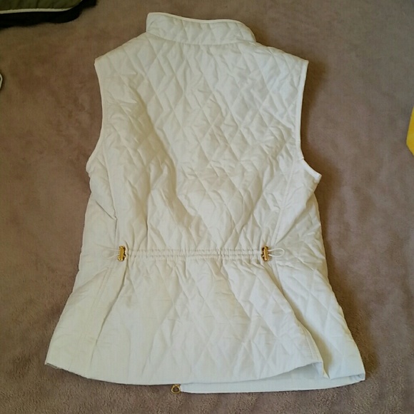 NOT FOR SALE White puffy vest - Picture 4 of 4