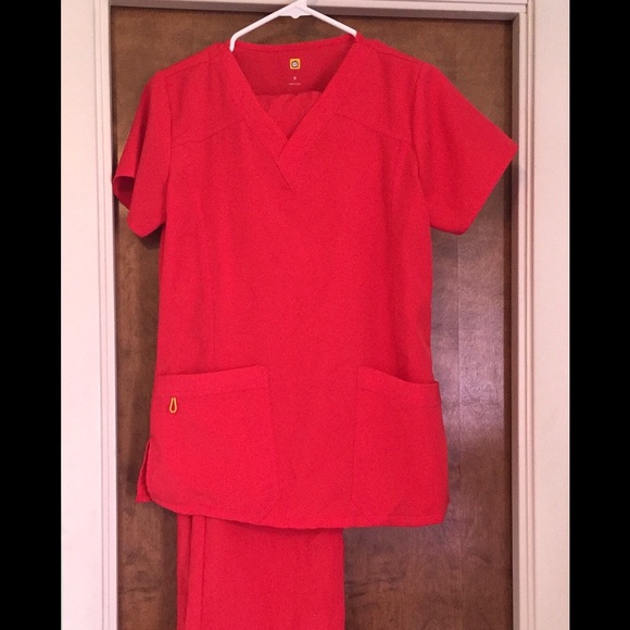 Wonder Wink Four Stretch Scrub Set size Small