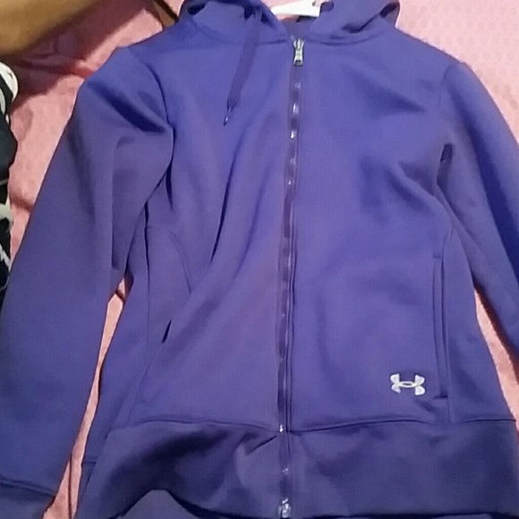 Size medium under Armour jacket