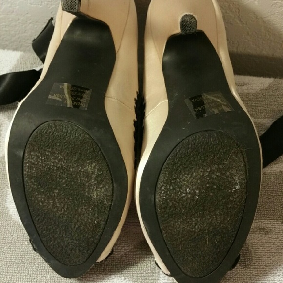 Shoes - Picture 4 of 4