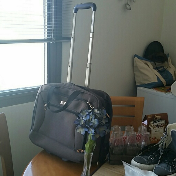 Luggage - Picture 3 of 4