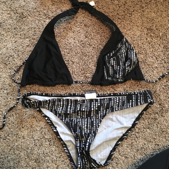 FINAL PRICE Volcom bikini reversible - Picture 2 of 2