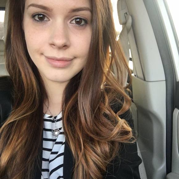 Meet your Posher, Hailey - Picture 1 of 3