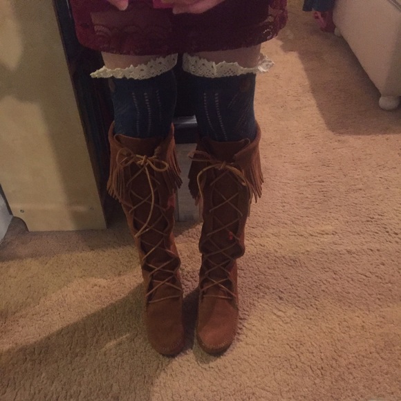 Minnetonka Lace up Boot - Picture 4 of 4