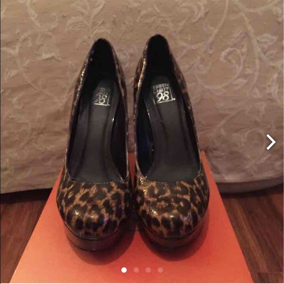 Shoes - Picture 1 of 4