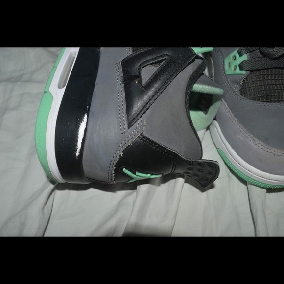 Green Glow 4s - Picture 4 of 4