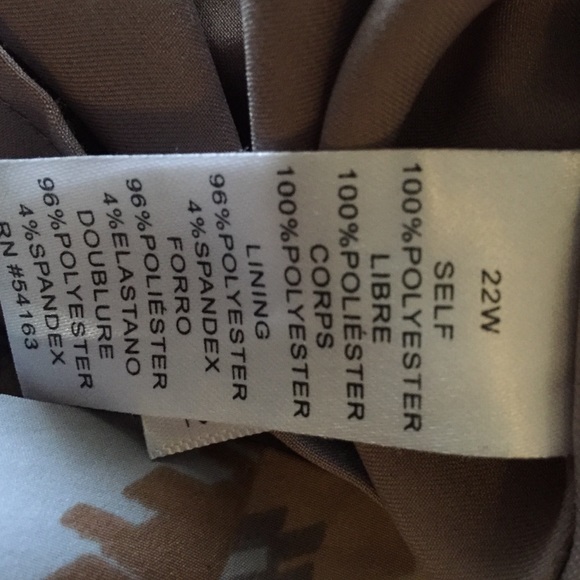 Sleeveless Printed Office Chic - Picture 2 of 4