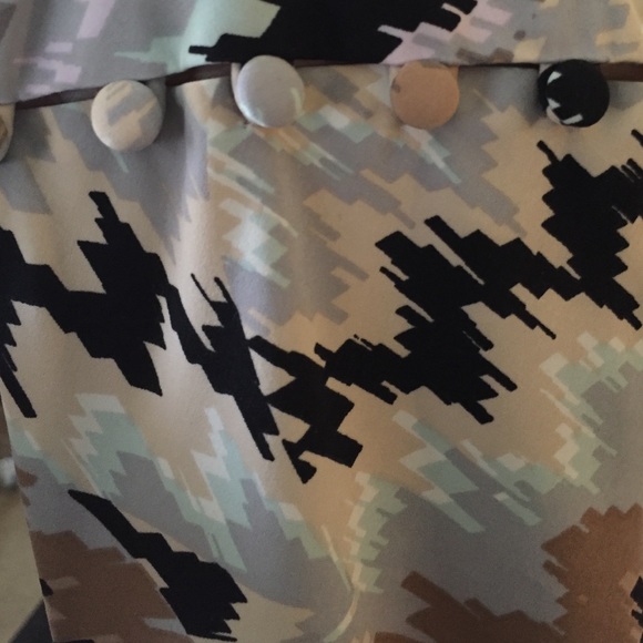 Sleeveless Printed Office Chic - Picture 3 of 4