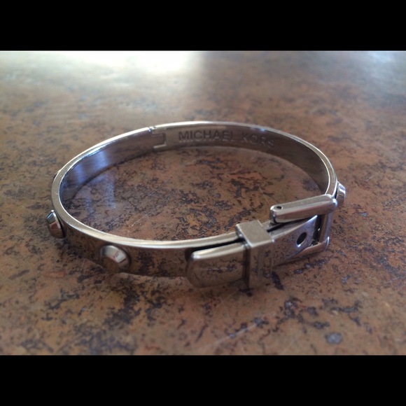 michael Kors silver buckle bracelet