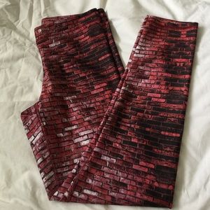 Brick print leggings by Zara Terrez