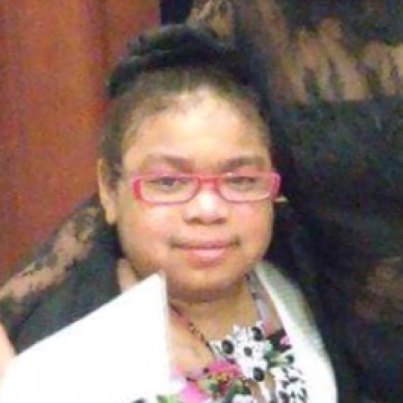 Meet your Posher, Tammy I am in Phoenix, Arizona - Picture 3 of 3