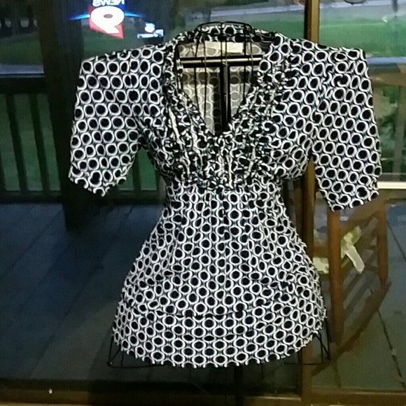 Cute heart and soul shirt, ruffle neck, gently wor