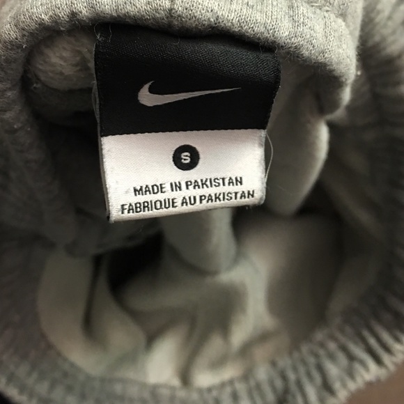 Nike sweatpants - Picture 2 of 2