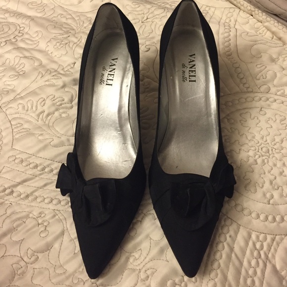 ADORABLE Black pump shoes