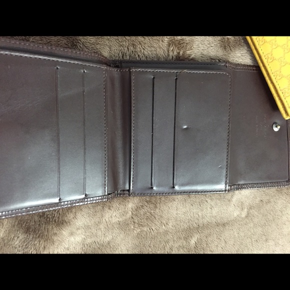 ❌SOLD❌Authentic Louis Vuitton Epi Leather Wallet - Picture 4 of 4