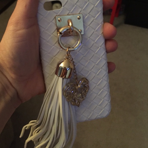 ⭐️NOW AVAILABLE ⭐️IPhone 6/6s Tassel Phone Covers - Picture 4 of 4