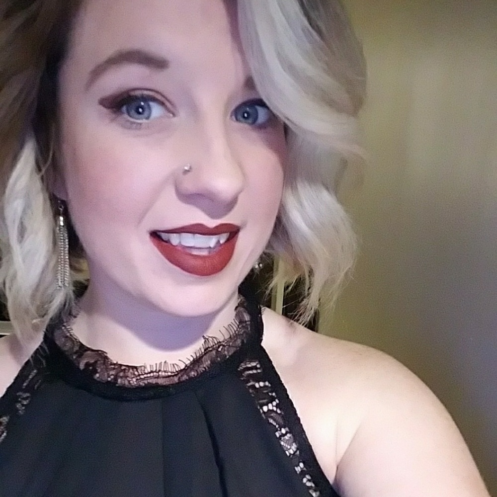 Meet your Posher, Nicole